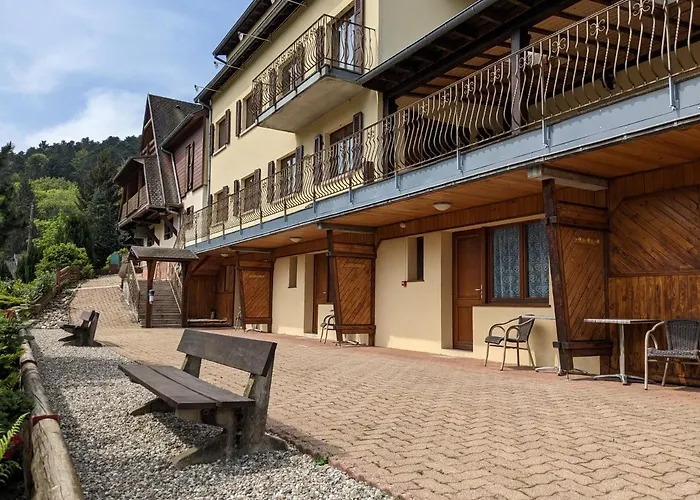 La Source Bed & Breakfast